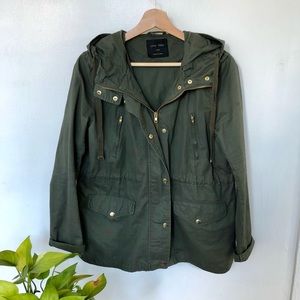 Army Green Cotton Canvas Hooded Jacket.